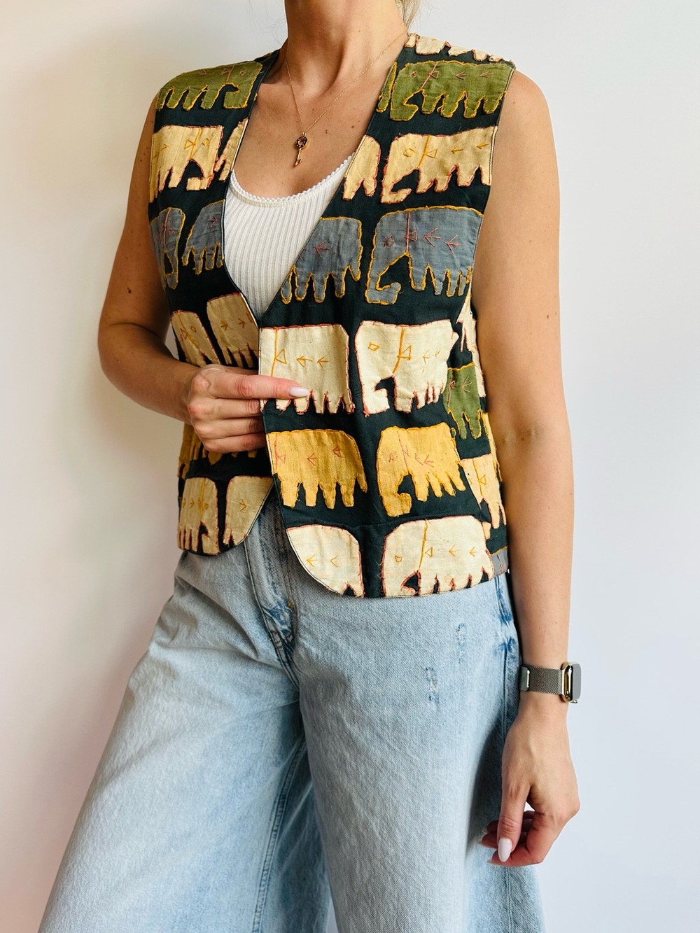 Vintage Casual Studio Elephant Applique Embroidered Quilted Boho Vest Cotton